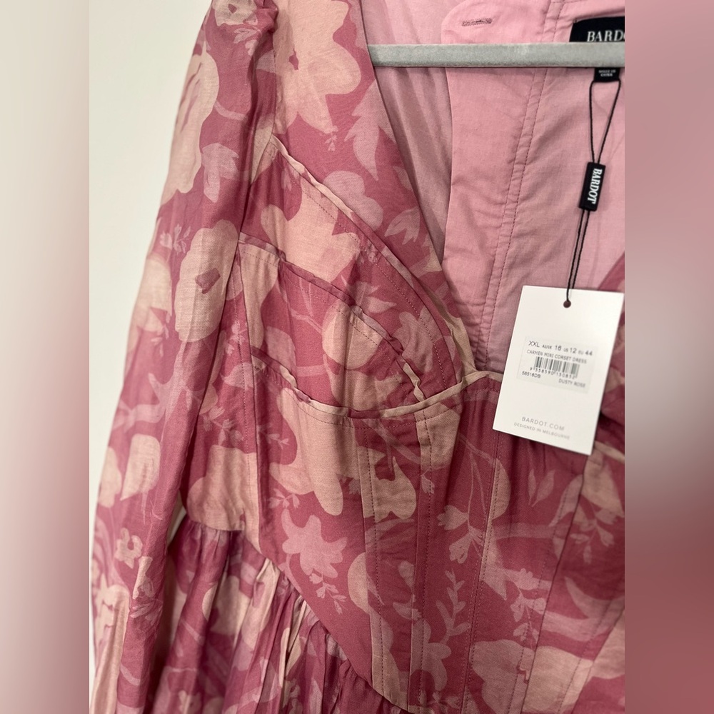 Elegant Pink Floral Dress - Picture 11 of 12